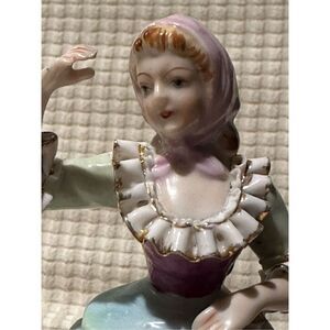 Vintage Colonial woman figurine